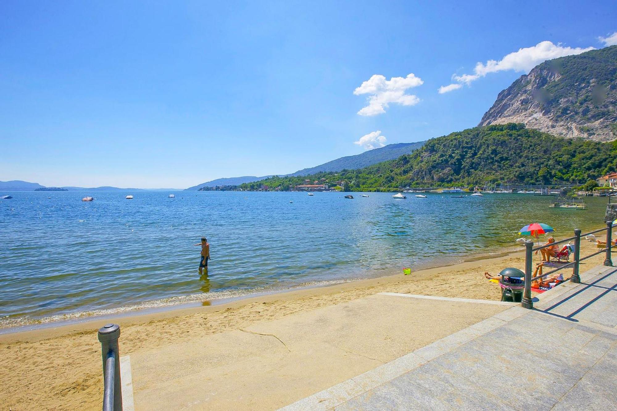 Residenz La Vela Apartment Бавено Стая снимка