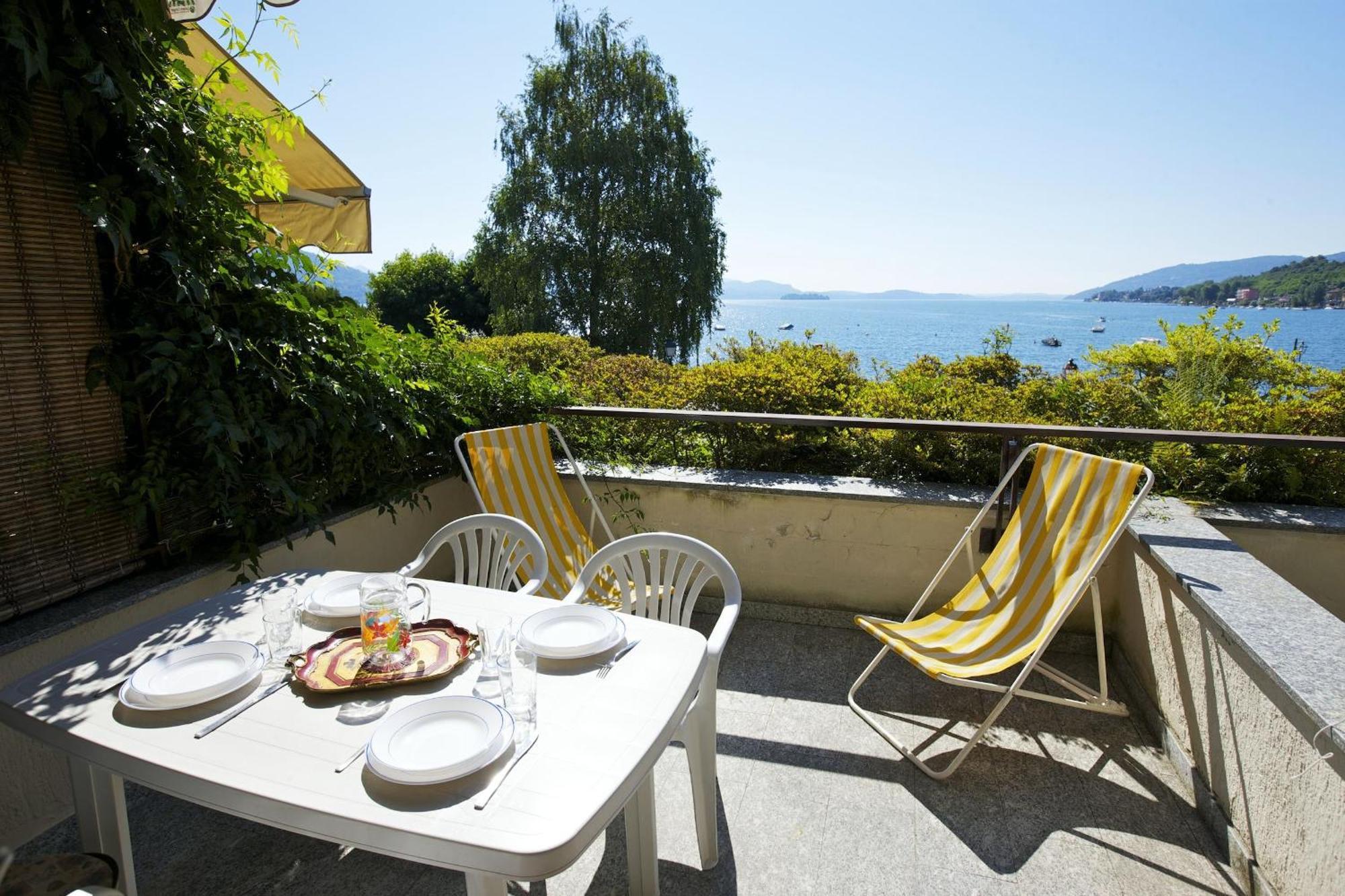 Residenz La Vela Apartment Бавено Стая снимка
